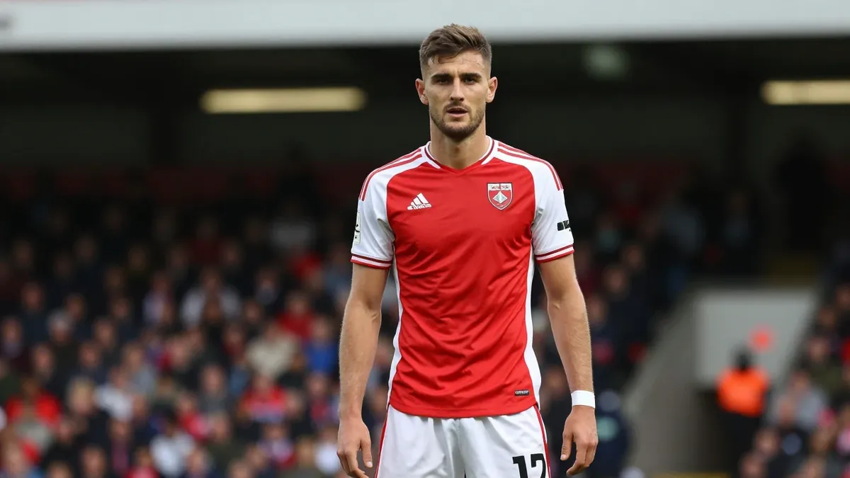 Gillingham striker Palmer-Houlden joins Motherwell
