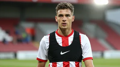 Gillingham's Sam Gale joins Barnsley in League One move