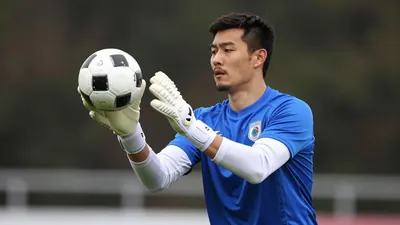 Gillingham face goalkeeping dilemma ahead of League Two opener against Walsall